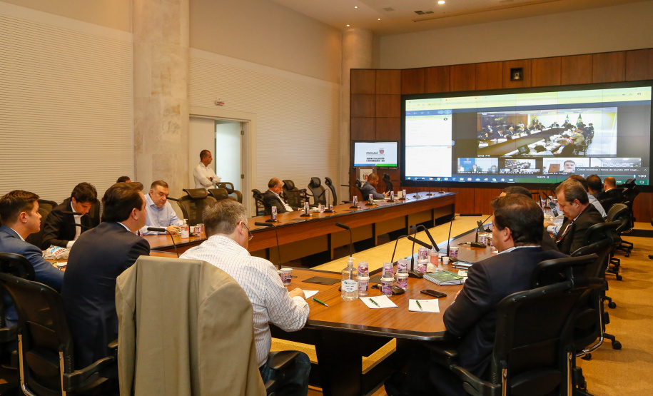 O Governo do Paraná solicitou nesta terça-feira (24) agilidade da Secretaria do Tesouro Nacional (STN) na liberação de empréstimos solicitados pelos Estados e já autorizados no Senado, e também propôs ao governo federal a ampliação do prazo para pagamentos de precatórios