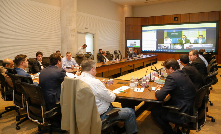 O Governo do Paraná solicitou nesta terça-feira (24) agilidade da Secretaria do Tesouro Nacional (STN) na liberação de empréstimos solicitados pelos Estados e já autorizados no Senado, e também propôs ao governo federal a ampliação do prazo para pagamentos de precatórios