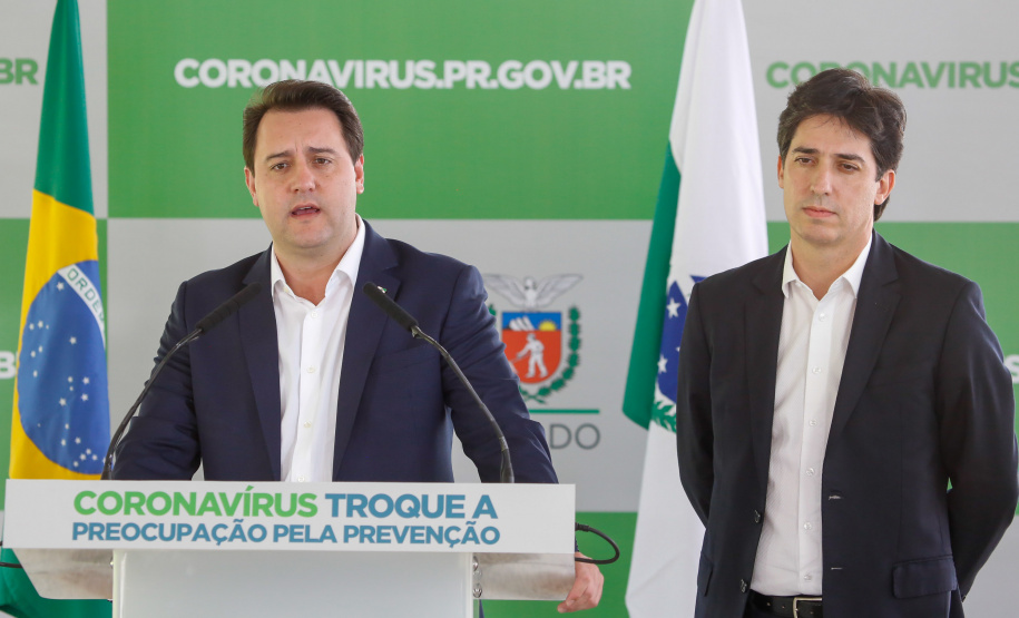 O governador Carlos Massa Ratinho Junior anunciou nesta terça-feira (24) um pacote social de R$ 400 milhões para ajudar famílias paranaenses mais vulneráveis a enfrentarem a pandemia do novo coronavírus. Foto: Gilson Abreu/AEN