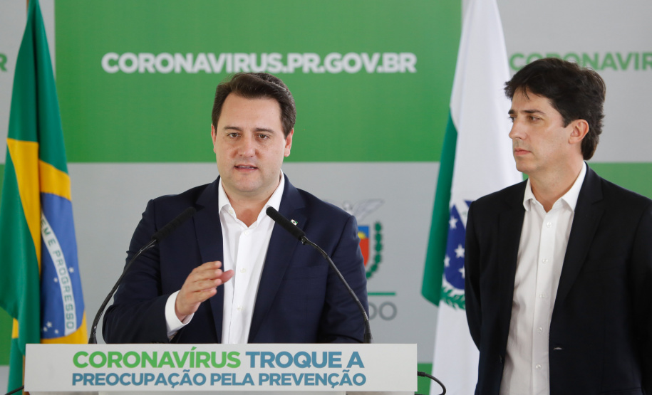 O governador Carlos Massa Ratinho Junior anunciou nesta terça-feira (24) um pacote social de R$ 400 milhões para ajudar famílias paranaenses mais vulneráveis a enfrentarem a pandemia do novo coronavírus. Foto: Gilson Abreu/AEN