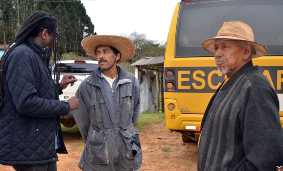 A Superintendência Geral de Diálogo e Interação Social (Sudis), braço do Governo do Estado de atenção aos povos e comunidades tradicionais, montou nesta semana uma força-tarefa para levantar as principais necessidades das famílias de pescadores, ilhéus, ciganos, indígenas, quilombolas, cipozeiros, benzedeiras, ribeirinhos, faxinalenses e população de matriz africana. Foto:SUDIS