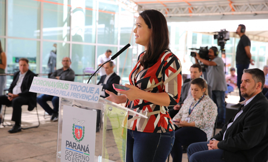 O governador Carlos Massa Ratinho Junior em pronunciamento nesta quinta-feira (26/03), para apresentar a estrutura hospitalar que o Paraná dispõe para enfrentamento ao novo coronavírus, além de uma solução tecnológica para acompanhar pessoas com sintomas da Covid-19.  Curitiba, 26/03/2020 - Foto: Geraldo Bubniak/AEN