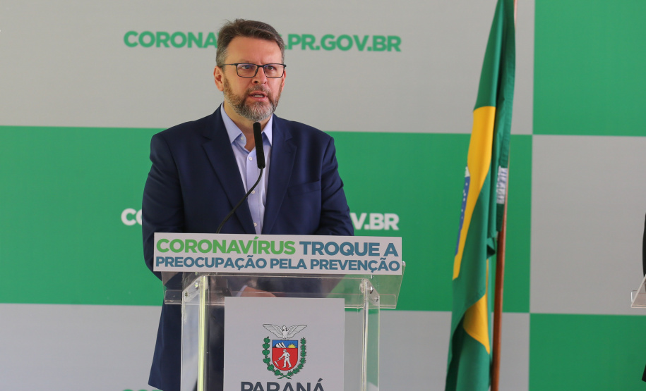 Covid Economia O Governador Carlos Massa Ratinho Junior em pronunciamento nesta sexta-feira (27/03), para anunciar medidas econômicas que o Governo do Estado adota para estimular a atividade produtiva e reduzir os impactos causados pela pandemia do novo coronavírus na economia. Na foto, o diretor-administrativo da Agência Paraná do BRDE, Wilson Bley Lipski. Curitiba, 27/03/2020 - Foto: Geraldo Bubniak/AEN