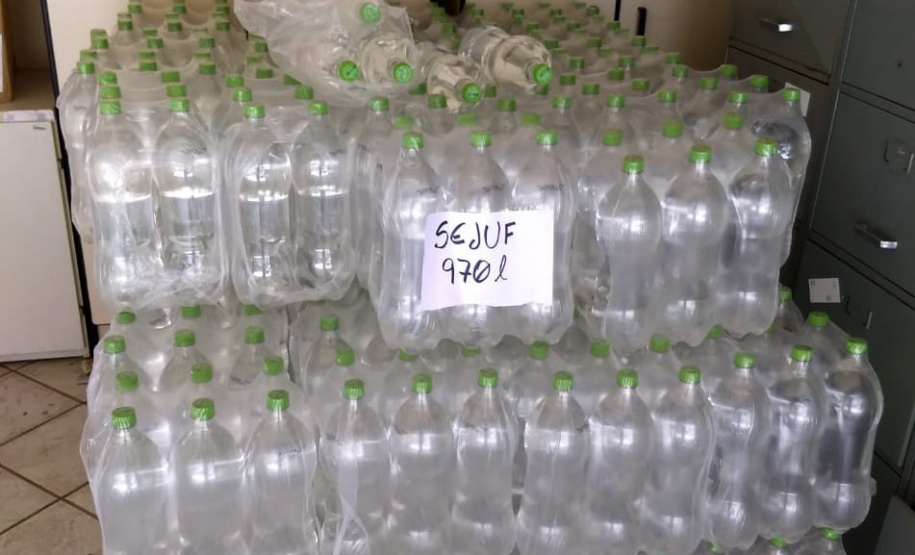 Governo entrega álcool líquido para 264 entidades que atendem idosos . Foto:SEJUF