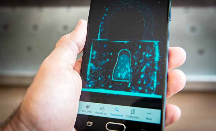 A Polícia Civil do Paraná já deflagrou diversas ações de prevenção ao coronavírus e de combate a crimes relacionados com a pandemia, desde que as medidas restritivas foram anunciadas no Estado, no dia 16 de março. As atividades policiais evitaram eventos com aglomeração de pessoas, resultaram em prisões e apreensões de produtos adulterados.