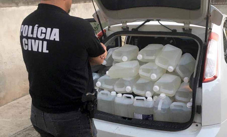 A Polícia Civil do Paraná já deflagrou diversas ações de prevenção ao coronavírus e de combate a crimes relacionados com a pandemia, desde que as medidas restritivas foram anunciadas no Estado, no dia 16 de março. As atividades policiais evitaram eventos com aglomeração de pessoas, resultaram em prisões e apreensões de produtos adulterados.Foto: Polícia Civil