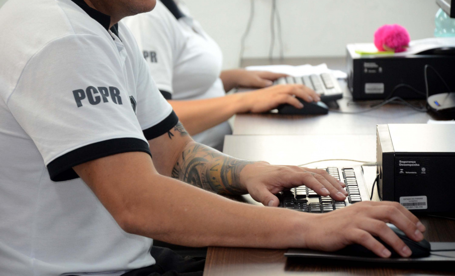 A Polícia Civil do Paraná já deflagrou diversas ações de prevenção ao coronavírus e de combate a crimes relacionados com a pandemia, desde que as medidas restritivas foram anunciadas no Estado, no dia 16 de março. As atividades policiais evitaram eventos com aglomeração de pessoas, resultaram em prisões e apreensões de produtos adulterados.Foto: Polícia Civil