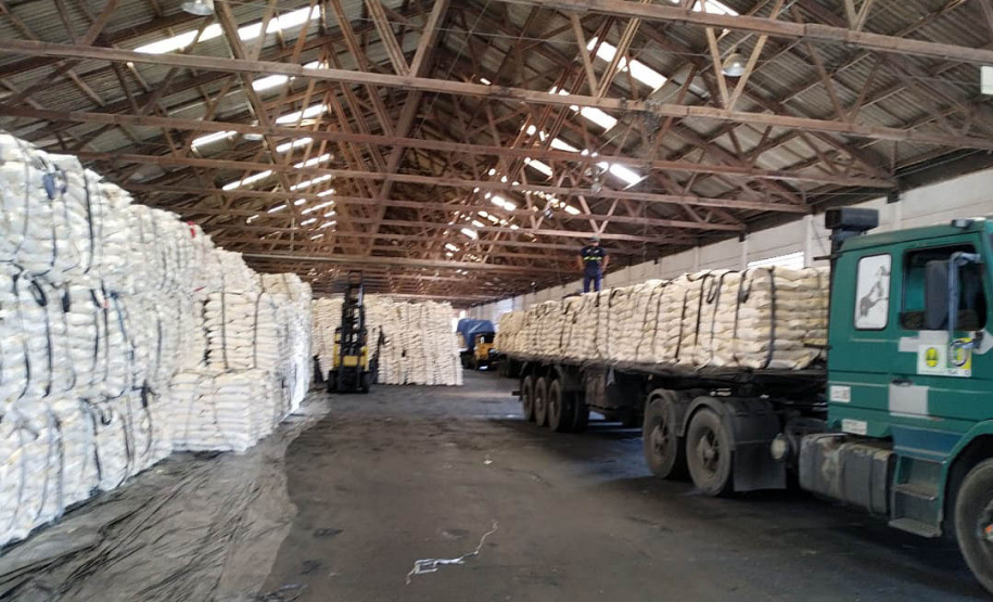 Porto de Paranaguá faz embarque inédito de fubá em sacas. Foto:Portos do Paraná