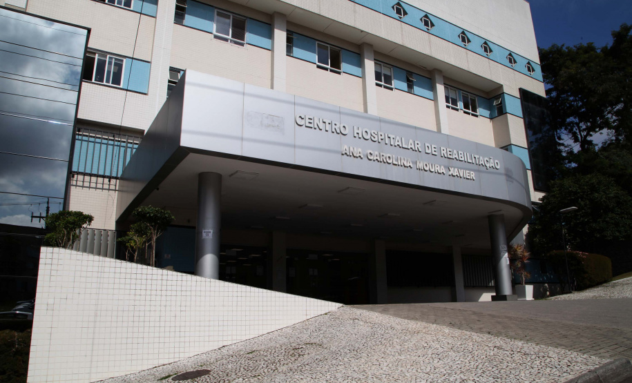 O Paraná passou a contar com um hospital completamente voltado para o tratamento do coronavírus. Por determinação da Secretaria de Estado da Saúde, o Centro Hospitalar de Reabilitação do Paraná, em Curitiba, funcionará a partir desta segunda-feira (30) exclusivamente para o combate à Covid-19. Foto: Ari Dias/AEN