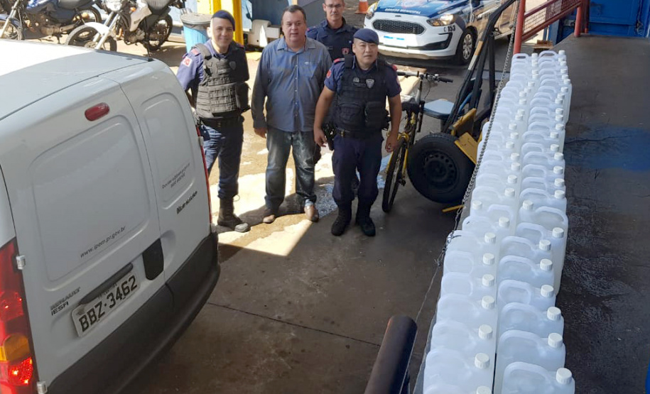 IPEM-PR doa lote de álcool gel para Defesa Civil, em Londrina. Foto: Ipem