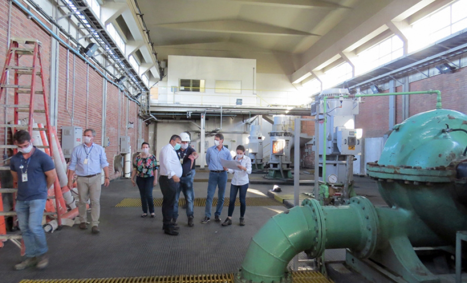 Uma das medidas adotadas pela Sanepar foi colocar em funcionamento mais um conjunto motobomba de uma das estações elevatórias do Sistema Iguaçu. Foto: Sanepar