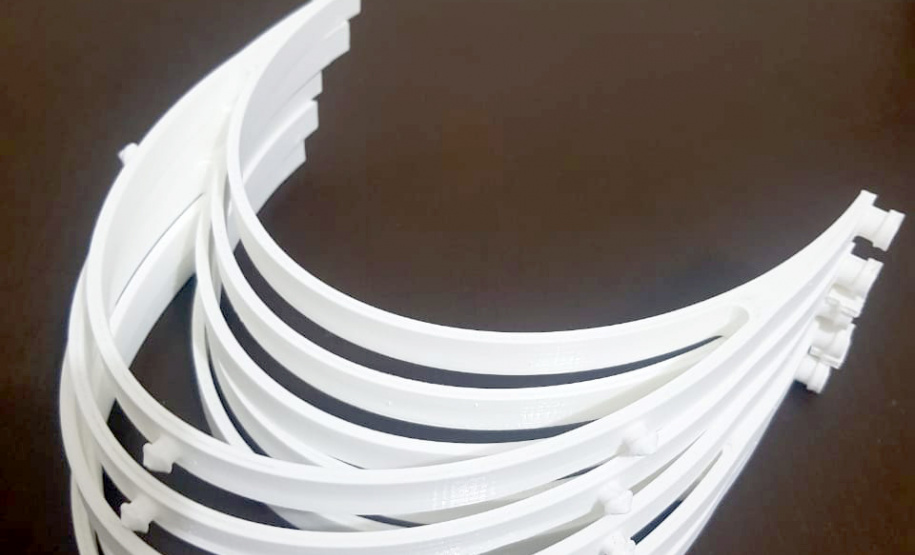 Ceep de Assaí produz máscaras-escudo para doar a profissionais de saúde. Foto:SEED