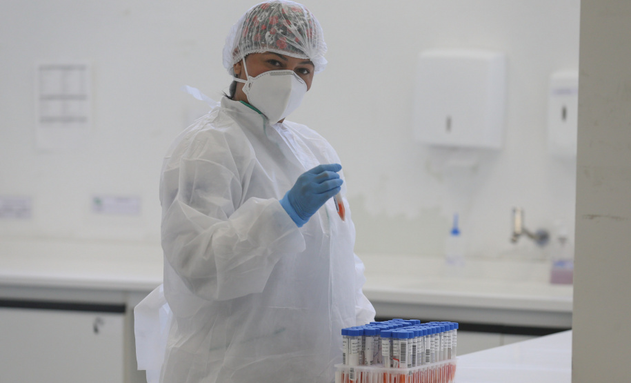 Laboratório Central do Estado - LACEN  -  Recepção  de amostras para teste do Coronavirus. Curitiba, 01/04/2020 - Foto: Geraldo Bubniak/AEN