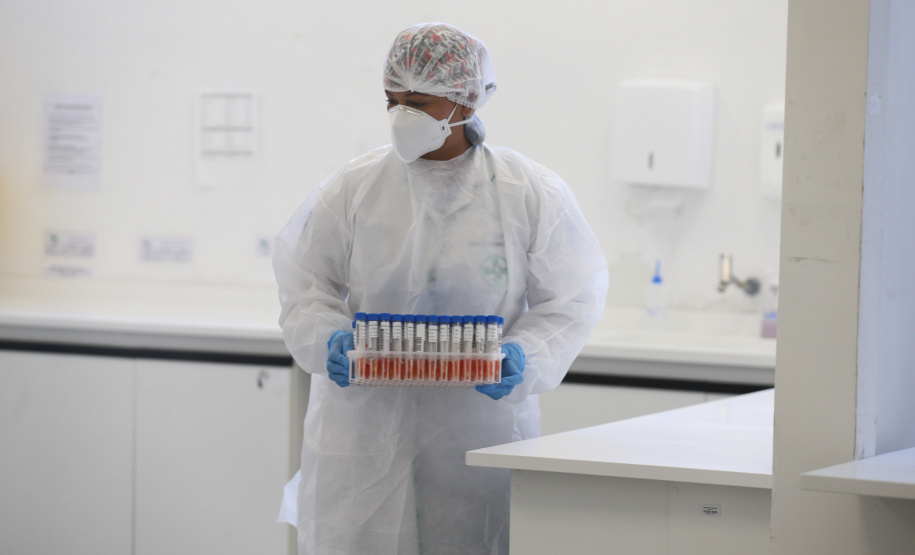 Laboratório Central do Estado - LACEN  -  Recepção  de amostras para teste do Coronavirus. Curitiba, 01/04/2020 - Foto: Geraldo Bubniak/AEN