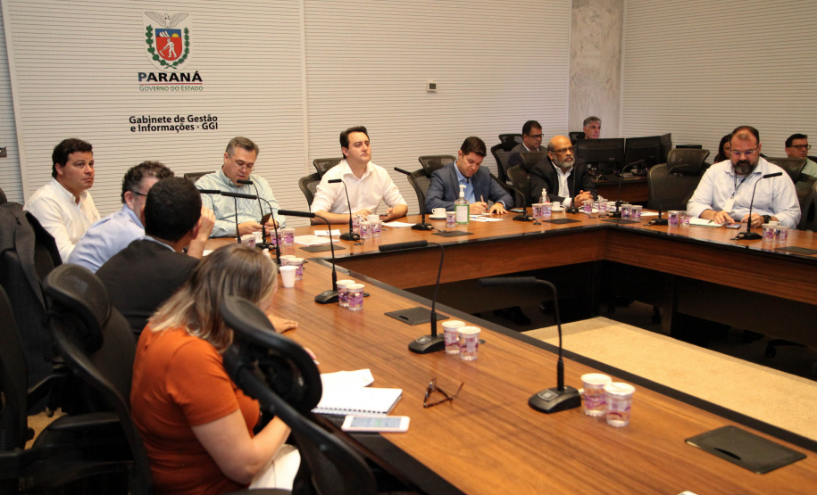 Governadores dos estados que forma o Consórcio de Integração Sul e Sudeste (Cosud) se reuniram nesta quinta-feira (02/04), por meio de videoconferência, para debater questões de saúde e impactos econômicos provocados pela pandemia do novo coronavírus.

Foto: Ari Dias/AEN