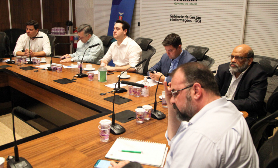 Governadores dos estados que forma o Consórcio de Integração Sul e Sudeste (Cosud) se reuniram nesta quinta-feira (02/04), por meio de videoconferência, para debater questões de saúde e impactos econômicos provocados pela pandemia do novo coronavírus.

Foto: Ari Dias/AEN