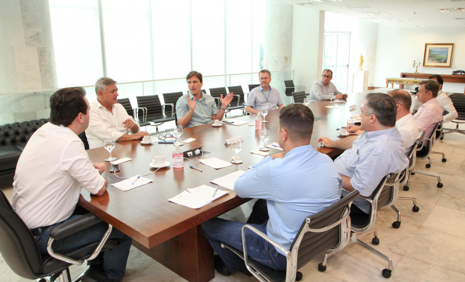 O governador Carlos Massa Ratinho Junior determinou nesta quinta-feira (02/04) a agilidade na conclusão de três hospitais regionais como forma de ampliar a força-tarefa do Estado no enfrentamento ao coronavírus. Previstas inicialmente para serem concluídas em dezembro, as obras dos complexos de Telêmaco Borba (Campos Gerais), Guarapuava (Centro) e Ivaiporã (Vale do Ivaí) serão antecipadas pela Secretaria de Estado da Saúde. 
 Foto: Ari Dias/AEN