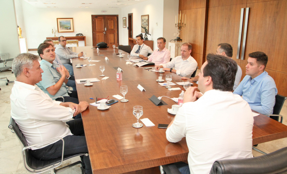 O governador Carlos Massa Ratinho Junior determinou nesta quinta-feira (02/04) a agilidade na conclusão de três hospitais regionais como forma de ampliar a força-tarefa do Estado no enfrentamento ao coronavírus. Previstas inicialmente para serem concluídas em dezembro, as obras dos complexos de Telêmaco Borba (Campos Gerais), Guarapuava (Centro) e Ivaiporã (Vale do Ivaí) serão antecipadas pela Secretaria de Estado da Saúde. 
 Foto: Ari Dias/AEN