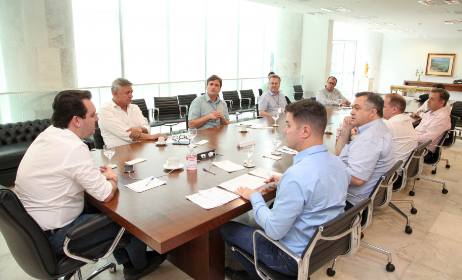 O governador Carlos Massa Ratinho Junior determinou nesta quinta-feira (02/04) a agilidade na conclusão de três hospitais regionais como forma de ampliar a força-tarefa do Estado no enfrentamento ao coronavírus. Previstas inicialmente para serem concluídas em dezembro, as obras dos complexos de Telêmaco Borba (Campos Gerais), Guarapuava (Centro) e Ivaiporã (Vale do Ivaí) serão antecipadas pela Secretaria de Estado da Saúde. 
 Foto: Ari Dias/AEN