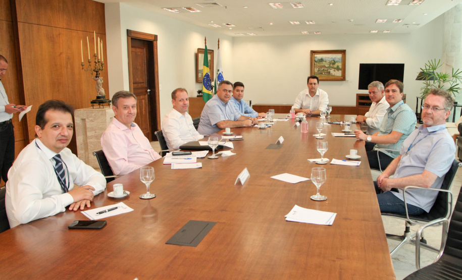 O governador Carlos Massa Ratinho Junior determinou nesta quinta-feira (02/04) a agilidade na conclusão de três hospitais regionais como forma de ampliar a força-tarefa do Estado no enfrentamento ao coronavírus. Previstas inicialmente para serem concluídas em dezembro, as obras dos complexos de Telêmaco Borba (Campos Gerais), Guarapuava (Centro) e Ivaiporã (Vale do Ivaí) serão antecipadas pela Secretaria de Estado da Saúde. 
 Foto: Ari Dias/AEN