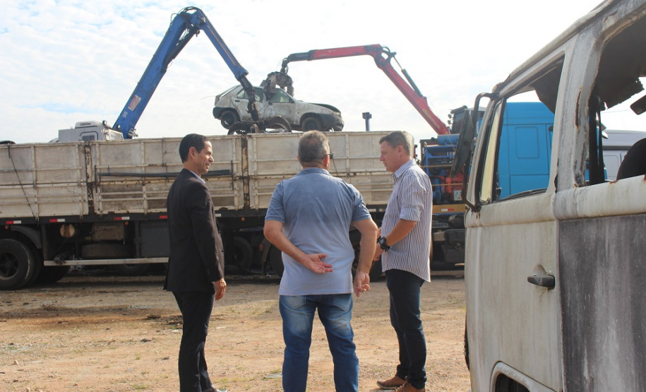 Empresa retira mais de 1,3 mil veículos do pátio da Polícia Civil. Foto:SESP