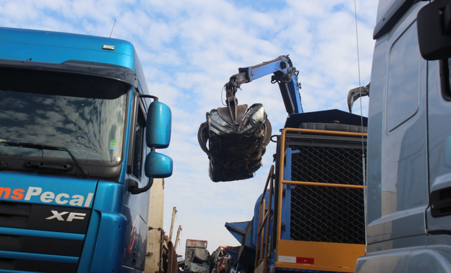 Empresa retira mais de 1,3 mil veículos do pátio da Polícia Civil. Foto:SESP