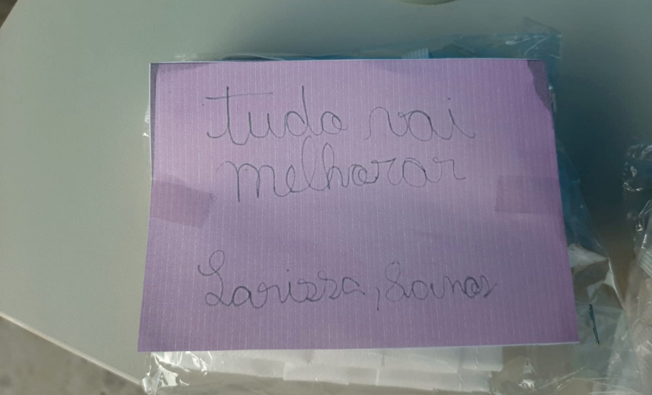 A Coordenação Estadual de Defesa Civil recebeu nesta sexta-feira (3) 1.000 máscaras de TNT. Elas serão usadas nas ações diárias do órgão, responsável por grande parte da logística de distribuição de donativos no Paraná. A entrega foi feita por voluntários da Associação Batista de Ação Social de Curitiba (Abasc) e a articulação foi realizada pela recém-criada Superintendência Geral de Ação Solidária. Foto: Divulgação