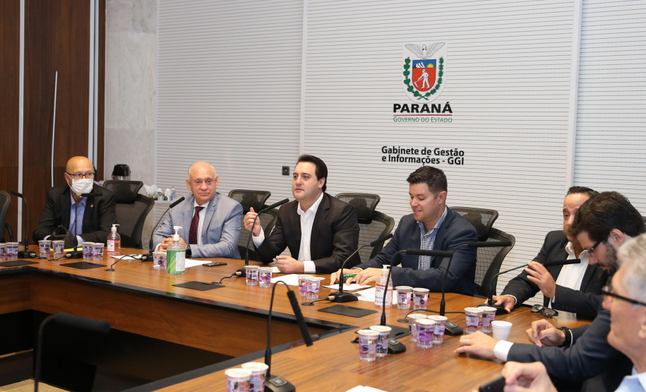 O Governador Carlos Massa Ratinho Junior em videoconferencia nesta terça-feira (07/04),  em reunião com Deputados Estaduais no Palácio Iguaçu.  Curitiba, 07/04/2020 - Foto: Geraldo Bubniak/AEN