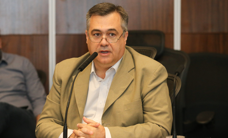 O Governador Carlos Massa Ratinho Junior em videoconferencia nesta terça-feira (07/04),  em reunião com Deputados Estaduais no Palácio Iguaçu. Na foto, Secretario de Estado da Saúde do Paraná, Beto Preto.   Curitiba, 07/04/2020 - Foto: Geraldo Bubniak/AEN