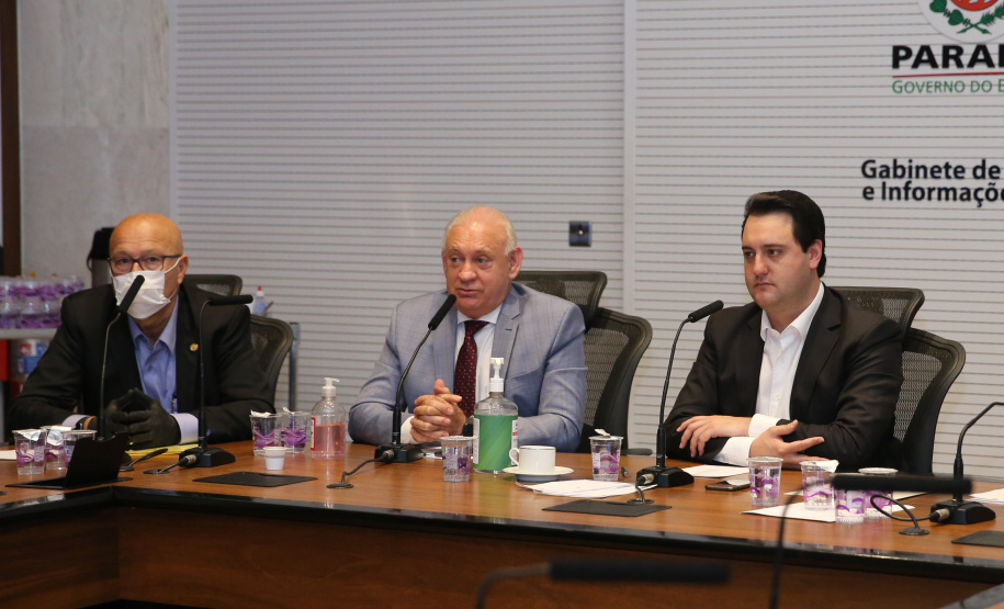 O Governador Carlos Massa Ratinho Junior em videoconferencia nesta terça-feira (07/04),  em reunião com Deputados Estaduais no Palácio Iguaçu.  Curitiba, 07/04/2020 - Foto: Geraldo Bubniak/AEN