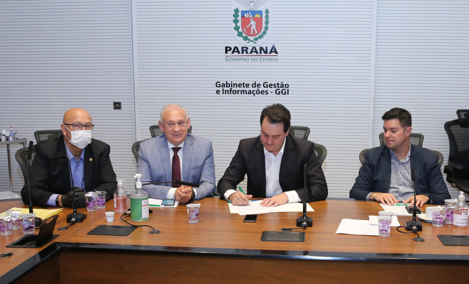 O Governador Carlos Massa Ratinho Junior em videoconferencia nesta terça-feira (07/04),  em reunião com Deputados Estaduais no Palácio Iguaçu.  Curitiba, 07/04/2020 - Foto: Geraldo Bubniak/AEN
