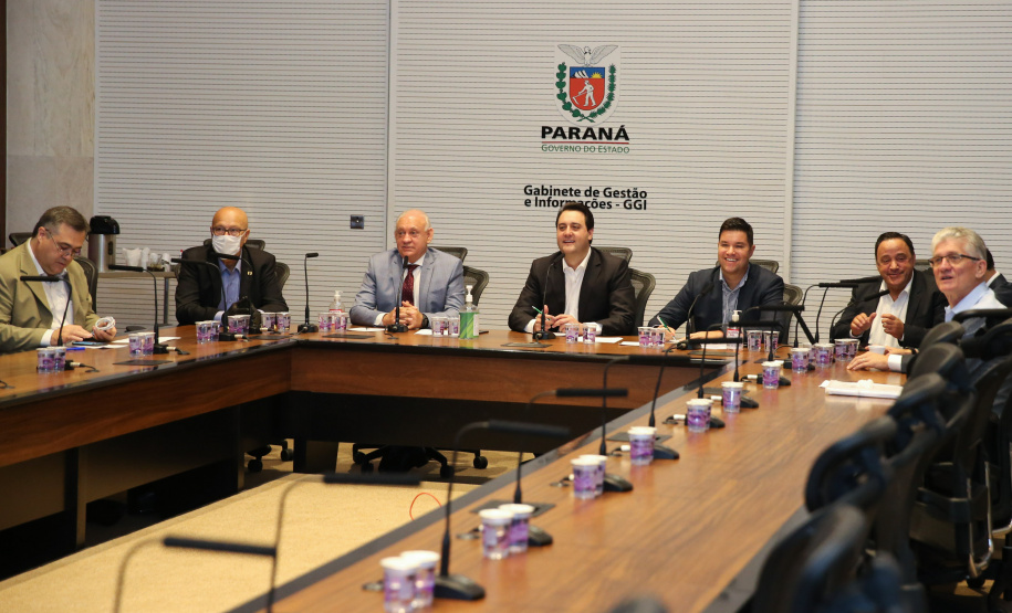O Governador Carlos Massa Ratinho Junior em videoconferencia nesta terça-feira (07/04),  em reunião com Deputados Estaduais no Palácio Iguaçu.  Curitiba, 07/04/2020 - Foto: Geraldo Bubniak/AEN