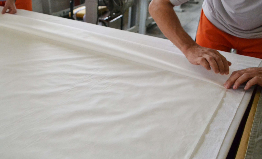 Presos do Paraná produzem materiais de proteção individual. Foto: José Leocádio