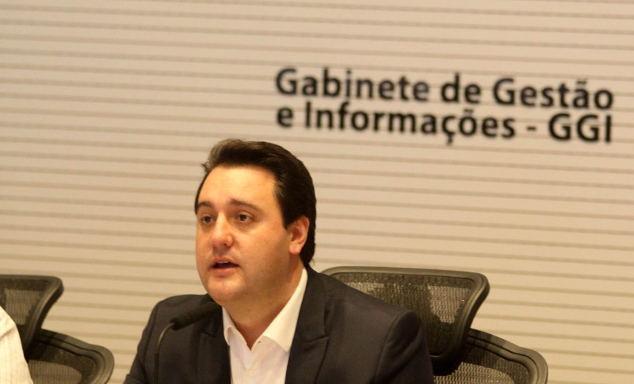 O governador Carlos Massa Ratinho Junior participou nesta quarta-feira (8) de uma videoconferência com presidentes de entidades sindicais estaduais e nacionais. O encontro serviu para estreitar o diálogo com as lideranças dos trabalhadores e teve como objetivo primordial a defesa dos empregos diante dos reflexos econômicos gerados pela pandemia do novo coronavírus. Foto: Ari Dias/AEN