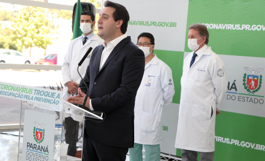 O governador Carlos Massa Ratinho Junior anunciou a ampliação da rede pública de atendimento hospitalar contra o novo coronavírus. Até esta quinta-feira (09/04), o Governo do Estado contratou 419 novos leitos adultos de UTI em todas as regiões, incluindo áreas dos hospitais universitários de Londrina, Maringá, Cascavel e Ponta Grossa. Foto: Ari Dias/AEN