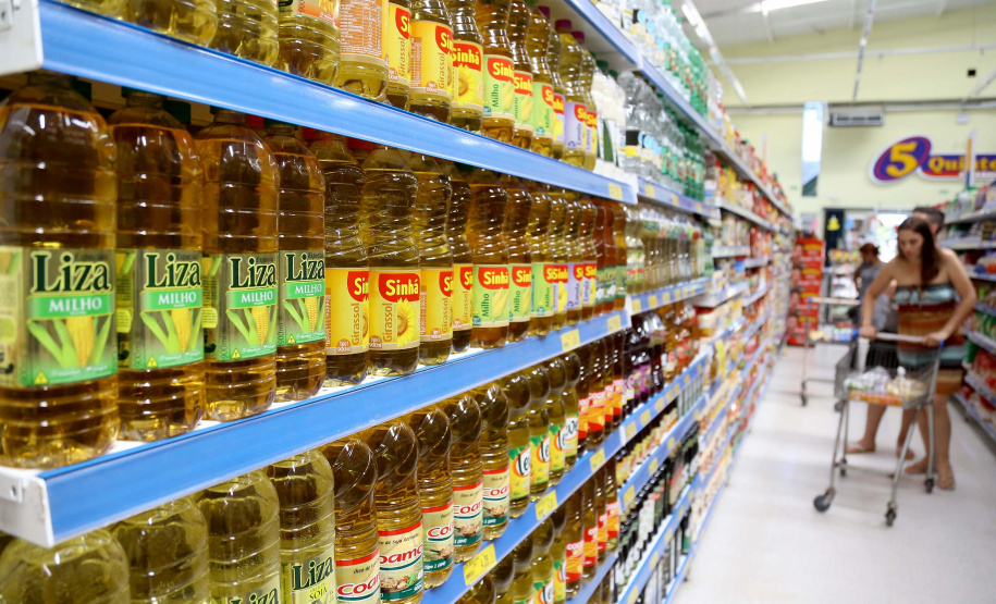 O governador Carlos Massa Ratinho Junior sancionou a lei que institui o programa Cartão Comida Boa. Foto: Jaelson Lucas/Aen