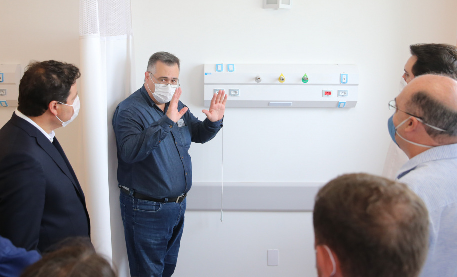 Hosp Ivaipora O Governador Carlos Massa Ratinho Junior visita nesta terça-feira (14/04) as instalações do Hospital Regional de Ivaiporã que terá 104 leitos, sendo 10 reservados para Unidade de Terapia Intensiva (UTI), centro cirúrgico e enfermarias. Ivaipora, 14/04/2020 - Foto: Geraldo Bubniak/AEN