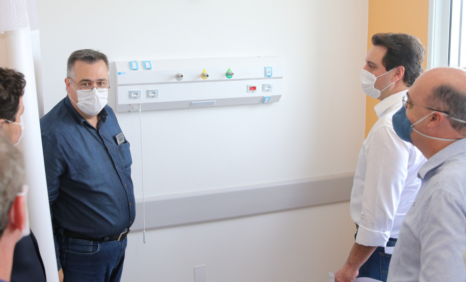 Hosp Ivaipora O Governador Carlos Massa Ratinho Junior visita nesta terça-feira (14/04) as instalações do Hospital Regional de Ivaiporã que terá 104 leitos, sendo 10 reservados para Unidade de Terapia Intensiva (UTI), centro cirúrgico e enfermarias. Ivaipora, 14/04/2020 - Foto: Geraldo Bubniak/AEN