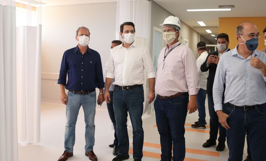 Hosp Ivaipora O Governador Carlos Massa Ratinho Junior visita nesta terça-feira (14/04) as instalações do Hospital Regional de Ivaiporã que terá 104 leitos, sendo 10 reservados para Unidade de Terapia Intensiva (UTI), centro cirúrgico e enfermarias. Ivaipora, 14/04/2020 - Foto: Geraldo Bubniak/AEN