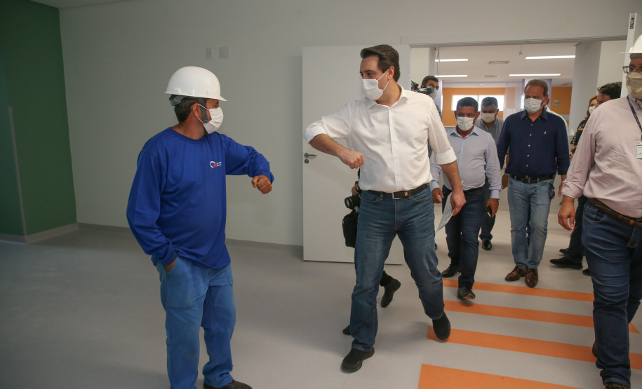 Hosp Ivaipora O Governador Carlos Massa Ratinho Junior visita nesta terça-feira (14/04) as instalações do Hospital Regional de Ivaiporã que terá 104 leitos, sendo 10 reservados para Unidade de Terapia Intensiva (UTI), centro cirúrgico e enfermarias. Ivaipora, 14/04/2020 - Foto: Geraldo Bubniak/AEN