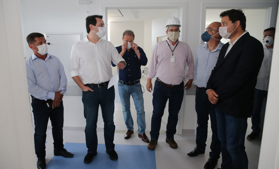 Hosp Ivaipora O Governador Carlos Massa Ratinho Junior visita nesta terça-feira (14/04) as instalações do Hospital Regional de Ivaiporã que terá 104 leitos, sendo 10 reservados para Unidade de Terapia Intensiva (UTI), centro cirúrgico e enfermarias. Ivaipora, 14/04/2020 - Foto: Geraldo Bubniak/AEN