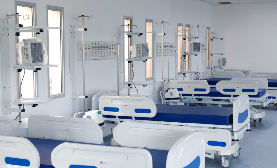 O Hospital Regional de Telêmaco Borba, nos Campos Gerais, vai entrar em funcionamento após uma espera de mais de dez anos. Para isso, o governador Carlos Massa Ratinho Junior assinou nesta terça-feira (14) um convênio com a Klabin e a prefeitura do município, permitindo que o complexo médico possa operar em até 45 dias.