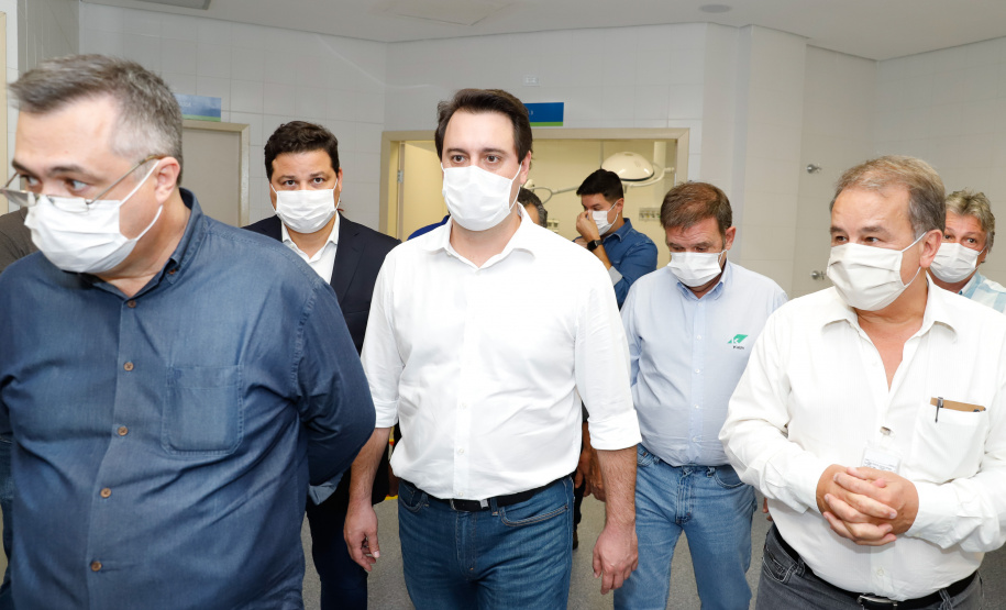 O Hospital Regional de Telêmaco Borba, nos Campos Gerais, vai entrar em funcionamento após uma espera de mais de dez anos. Para isso, o governador Carlos Massa Ratinho Junior assinou nesta terça-feira (14) um convênio com a Klabin e a prefeitura do município, permitindo que o complexo médico possa operar em até 45 dias.