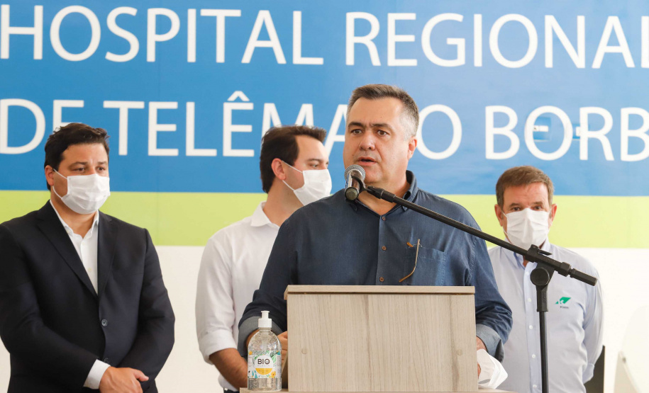 O Hospital Regional de Telêmaco Borba, nos Campos Gerais, vai entrar em funcionamento após uma espera de mais de dez anos. Para isso, o governador Carlos Massa Ratinho Junior assinou nesta terça-feira (14) um convênio com a Klabin e a prefeitura do município, permitindo que o complexo médico possa operar em até 45 dias.