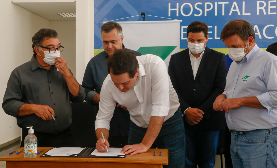 14.04.2020 - Governador Carlos Massa Ratinho Junior visita o Hospital Regional de Telêmaco Borba. Foto: Gilson Abreu/AEN