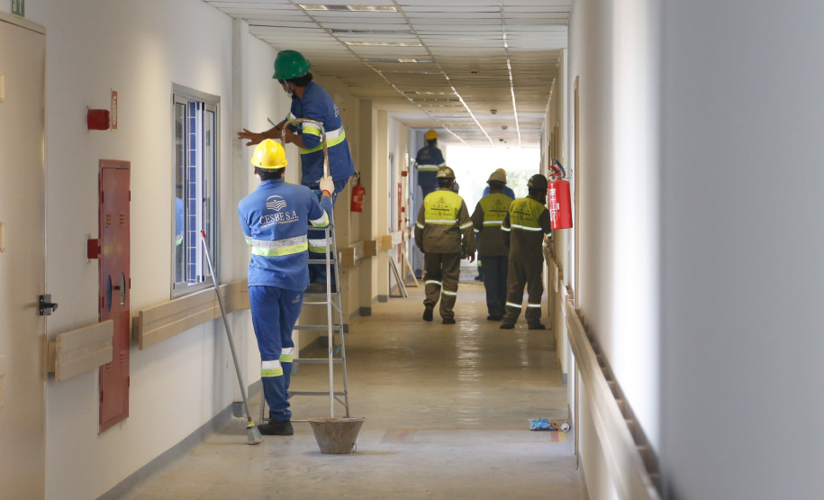 14.04.2020 - Governador Carlos Massa Ratinho Junior visita o Hospital Regional de Telêmaco Borba. Foto: Gilson Abreu/AEN