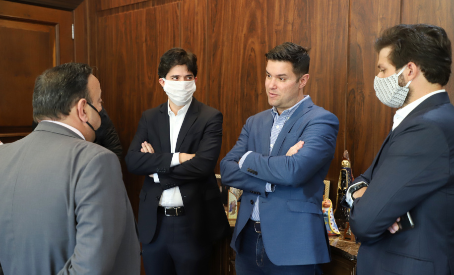 O Governo do Estado encaminhou nesta quarta-feira (15) para a Assembleia Legislativa a Lei de Diretrizes Orçamentárias (LDO) para o exercício de 2021. A peça prevê uma arrecadação total de R$ 47,7 bilhões. O valor é 3,1% maior do que o orçamento estimado para 2020, de R$ 46,2 bilhões.