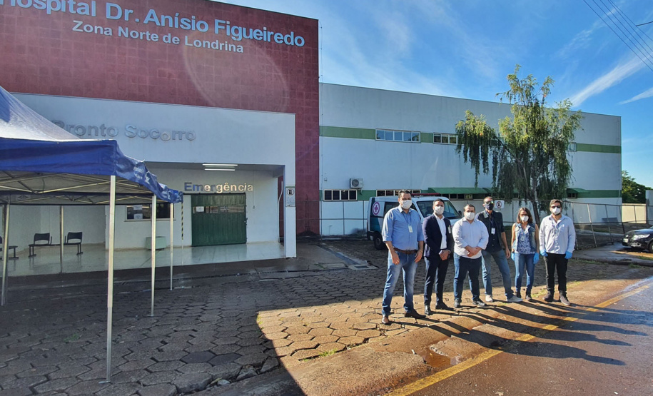 Sanepar atua na desinfecção do entorno de hospitais de Londrina. Foto: Sanepar