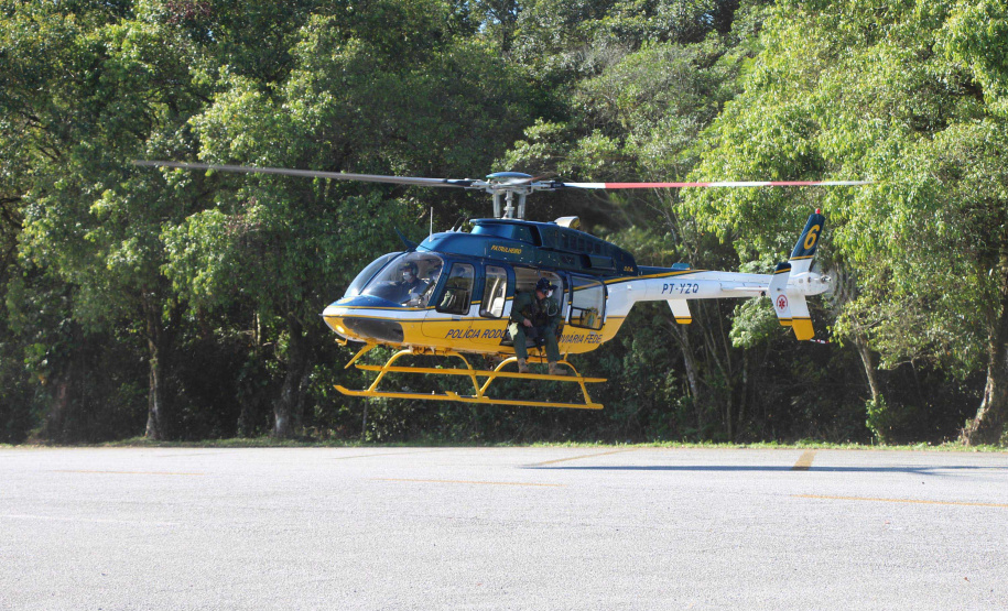 Uma força-tarefa das forças de segurança públicas atuantes no Litoral do Estado foi montada para deflagrar a Operação Carga Segura a partir desta sexta-feira (17). A ação é um esforço para combater as vazadas (furto de carga), além de roubos, furtos e outros crimes. O lançamento das atividades foi no Pátio de Triagem do Porto de Paranaguá. Foto:SESP