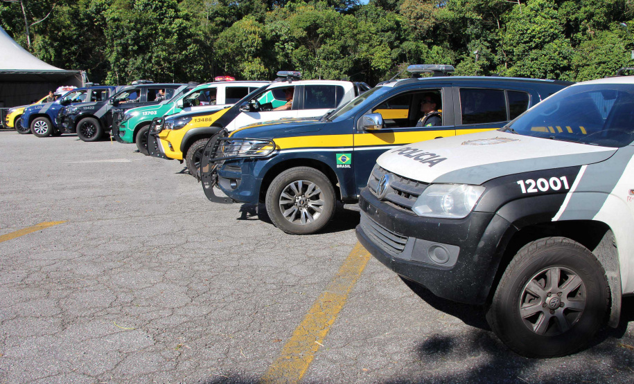 Uma força-tarefa das forças de segurança públicas atuantes no Litoral do Estado foi montada para deflagrar a Operação Carga Segura a partir desta sexta-feira (17). A ação é um esforço para combater as vazadas (furto de carga), além de roubos, furtos e outros crimes. O lançamento das atividades foi no Pátio de Triagem do Porto de Paranaguá.